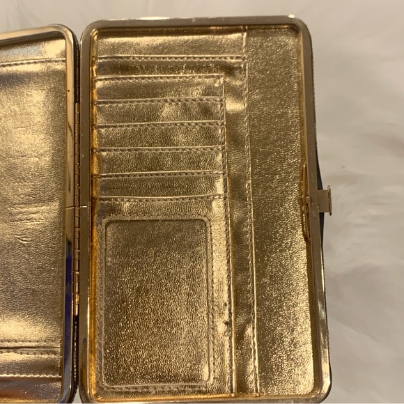 Sondra Roberts Animal Print Snakeskin Gold Interior Clutch - Picture 8 of 10